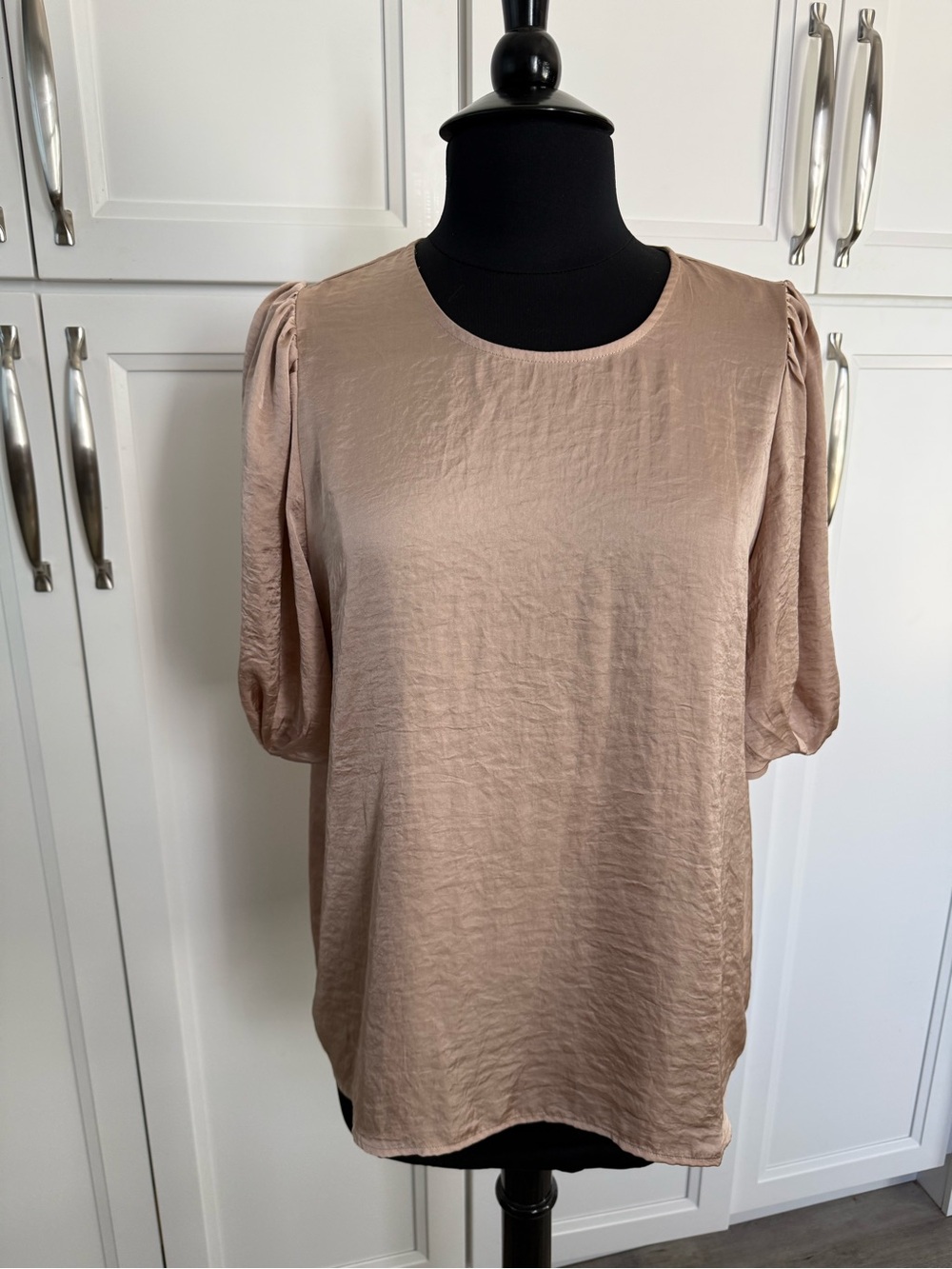 Pleione Taupe Puff-Sleeve Round-Neck Blouse
